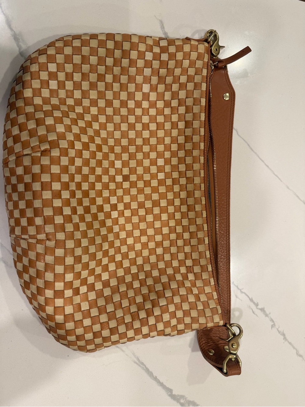 Clare V Moyen Messenger bag woven checker tan & cream - Picture 7 of 11